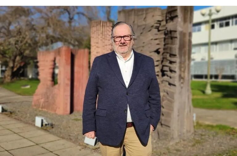 Académico fue elegido miembro de la Academia Chilena de la Historia