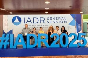 Delegación utalina expuso investigaciones sobre odontología